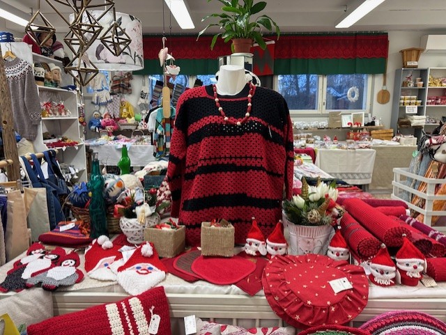 Neule käsityöpuodissa