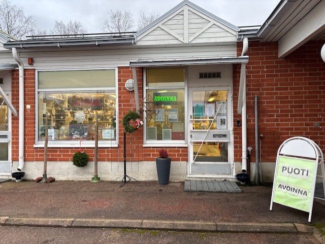 Julkisivu käsityöpuoti