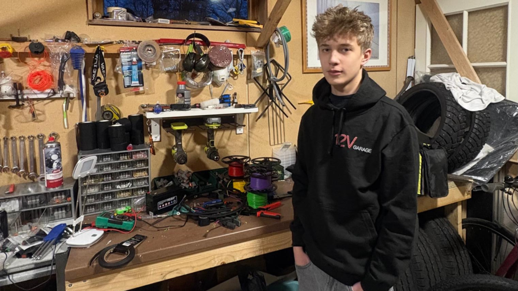 Nuori yrittäjä 12V Garage