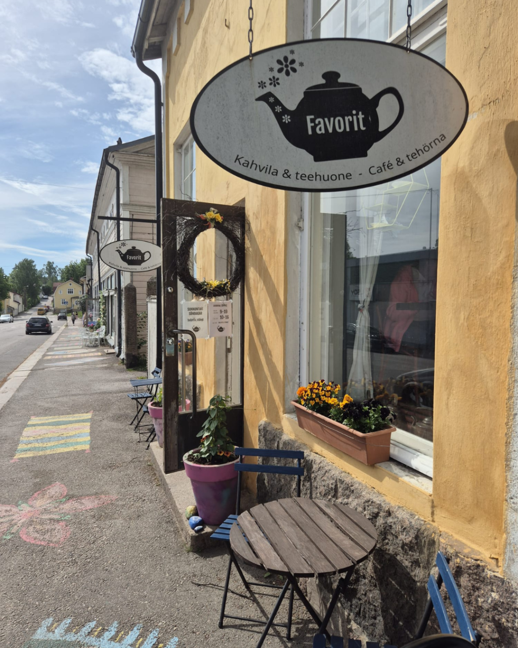 kahvila ulkoapäin