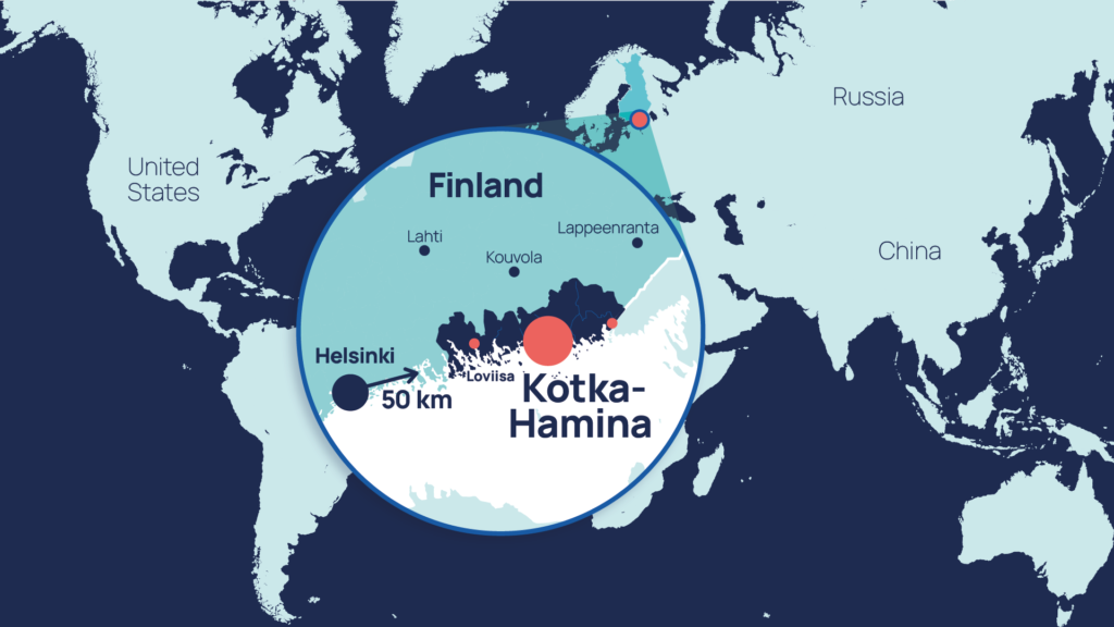 Maailman kartta, josta korostettu ympyrällä Kotkan-Haminan seudun kartta ja sijainti Suomen eteläkärjessä.